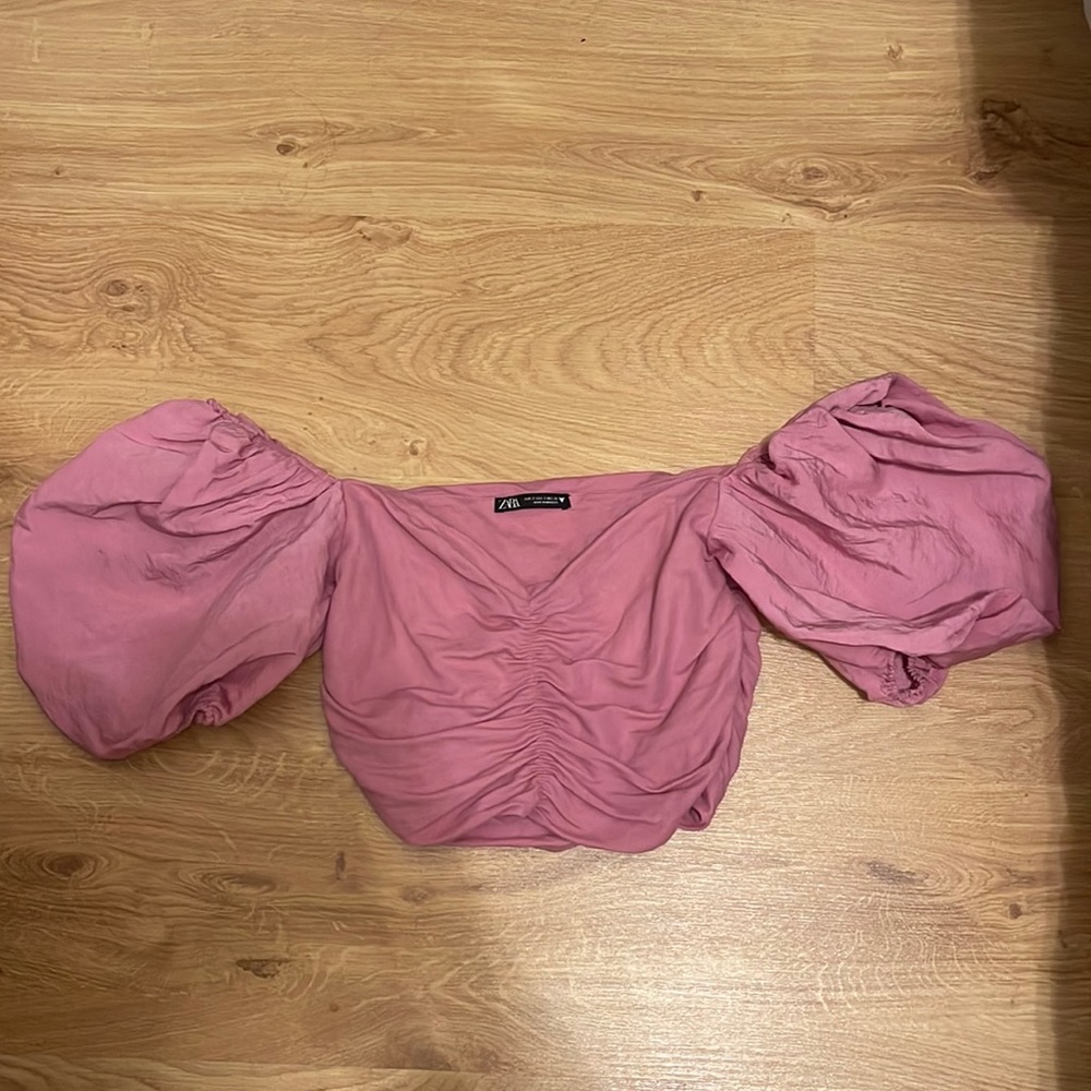 Gorgeous Zara Crop Top with Puffed Sleeves